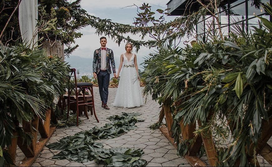 What is an outdoor wedding like?
