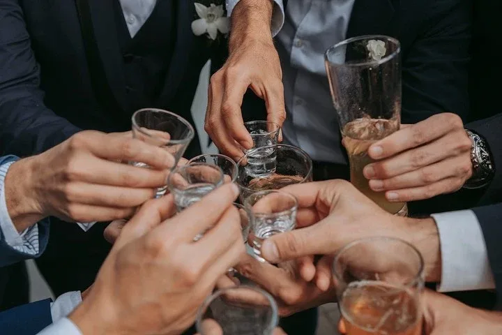 Tomar mucha agua entre tragos | Wink Eventos