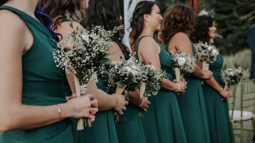 Bridesmaids for weddings, how many should you have? we tell you.